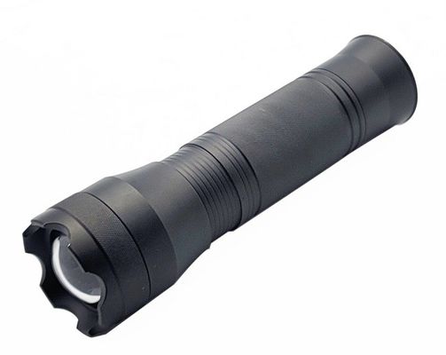 400lm LED Flashlight 4hrs Running Time 164g 4.4x14.1(15.8)Cm IPX5 Zoom Adjustable