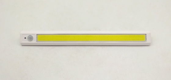 Battery Triangle LED Cabinet Light With Sensor 270x25x25mm ABS PS Plastic 4W COB