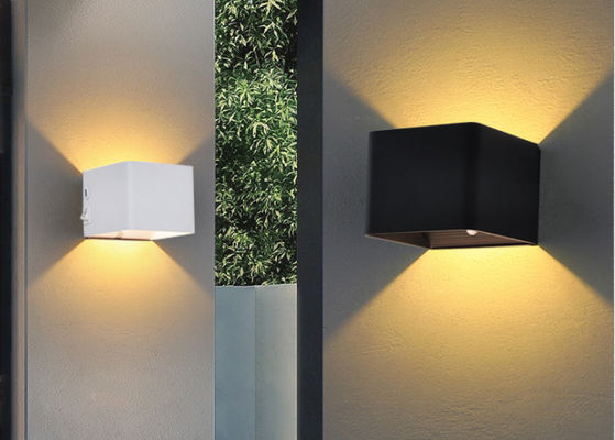 Aluminum / Plastic LED Wall Light PIR Motion Sensor Light For Children Elders